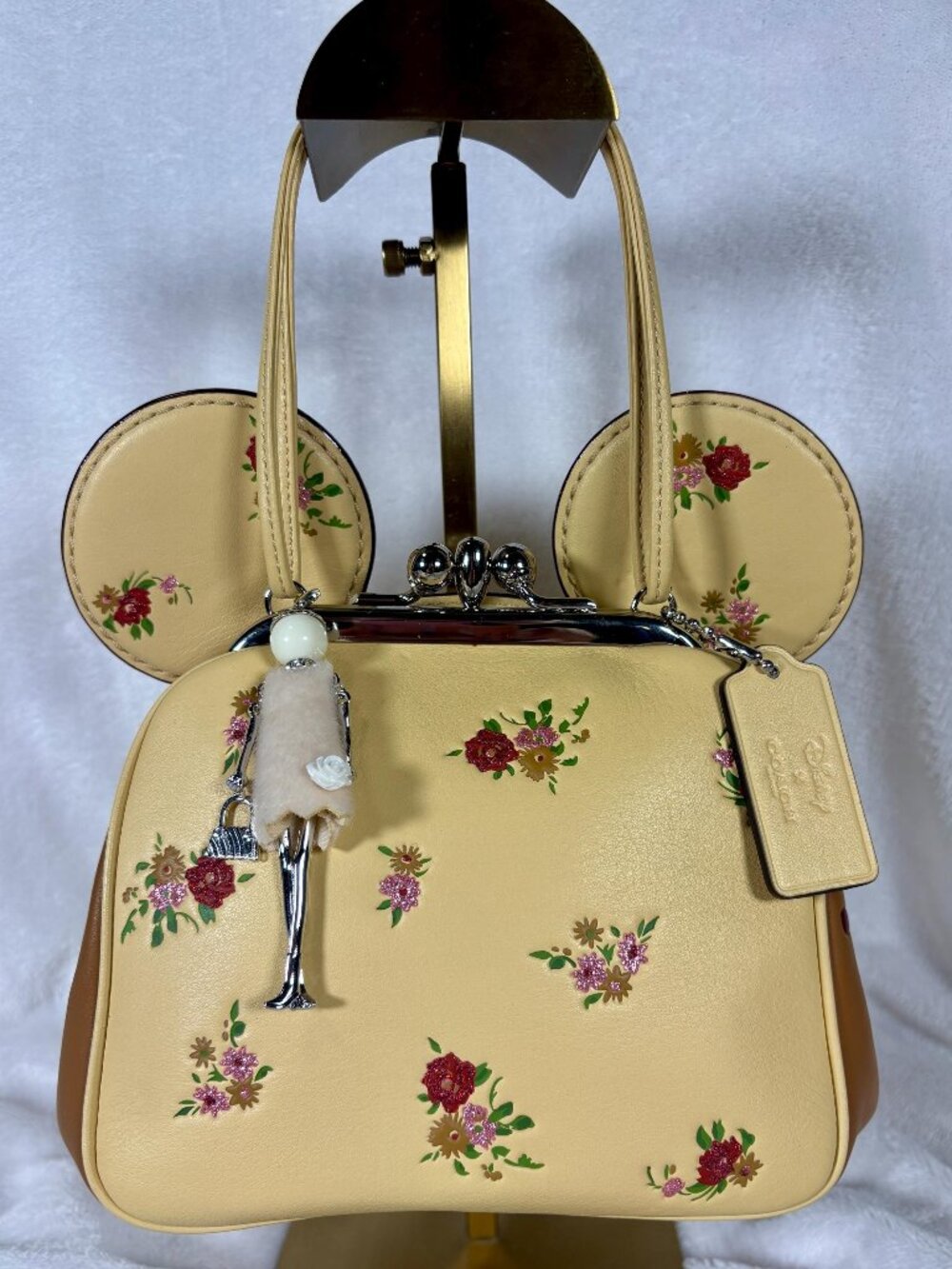 Coach Disney Minnie Mouse Limited Edition Kisslock Bag in Vanilla, Florals/Charm